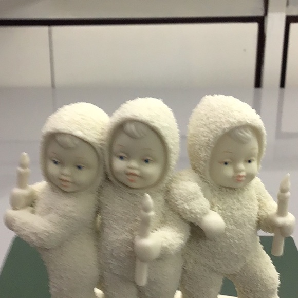 SNOWBABIES A LITTLE NIGHT LIGHT. - Picture 3 of 9